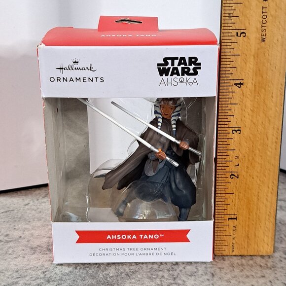 Star Wars: Ahsoka Tano Hallmark Ornament - Picture 7 of 7